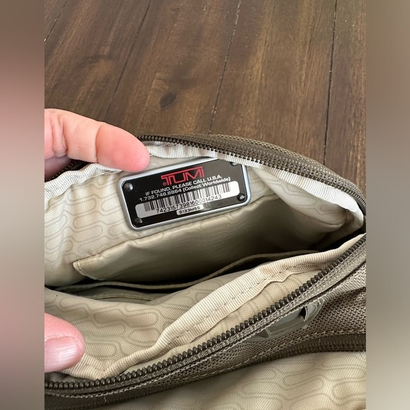 Tumi tech swing pack cross body bag - Picture 3 of 15